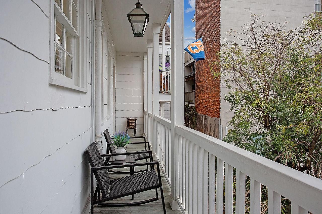 Bourbon Street Hotel *