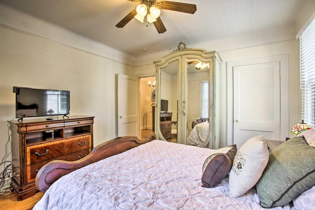 Soul & Style! Duplex Near French Quarter W/ Porch Holiday home *