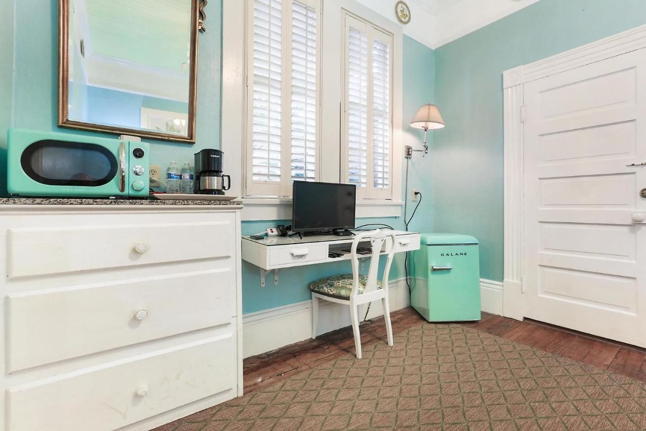 Hotel Historic Inn In The Marigny, Blocks To French Quarter New Orleans