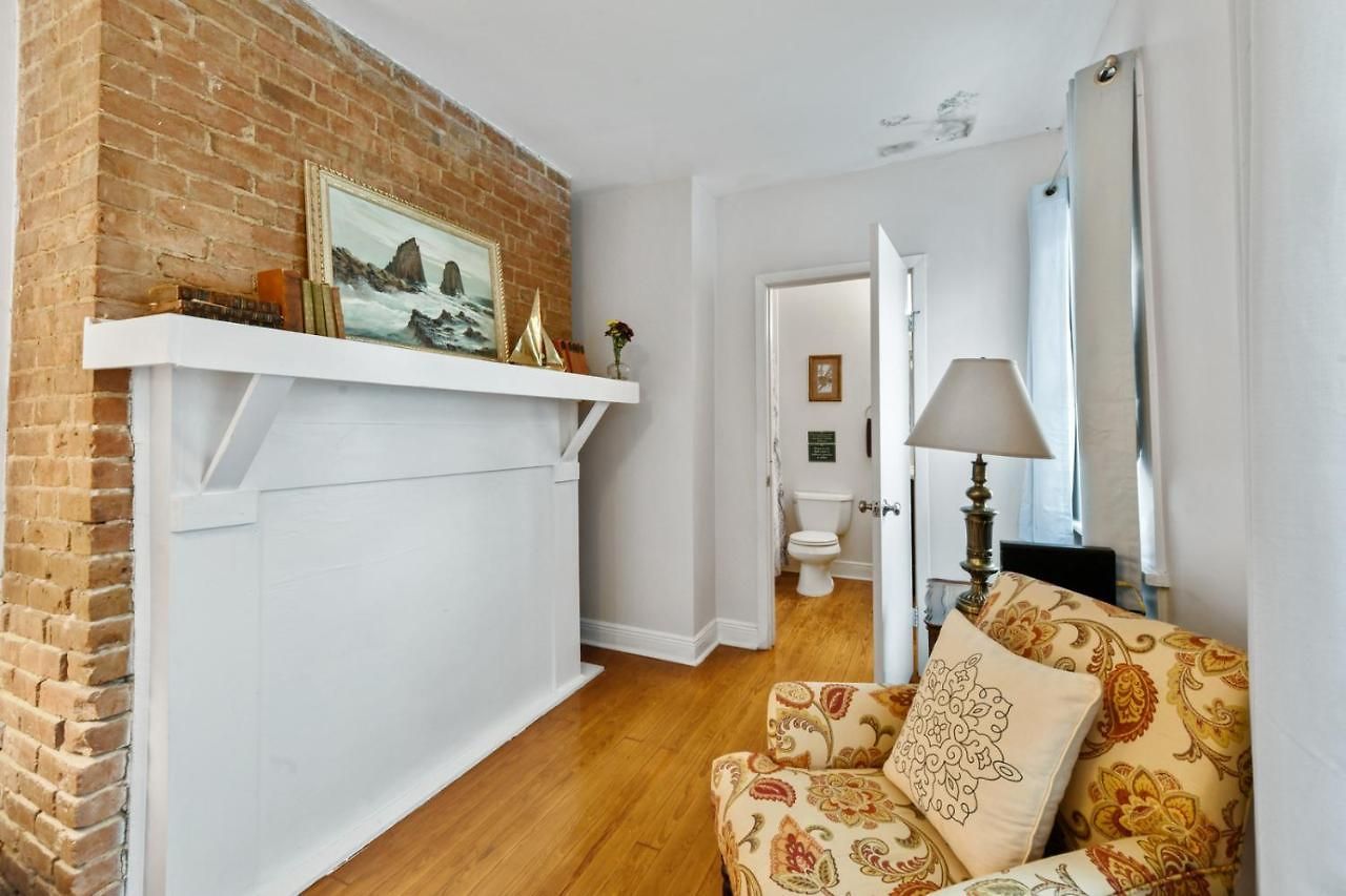 Montgomery House Aparthotel 4*
