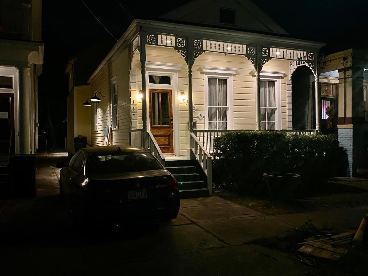 Paused - Miss Ruby's Mid-city