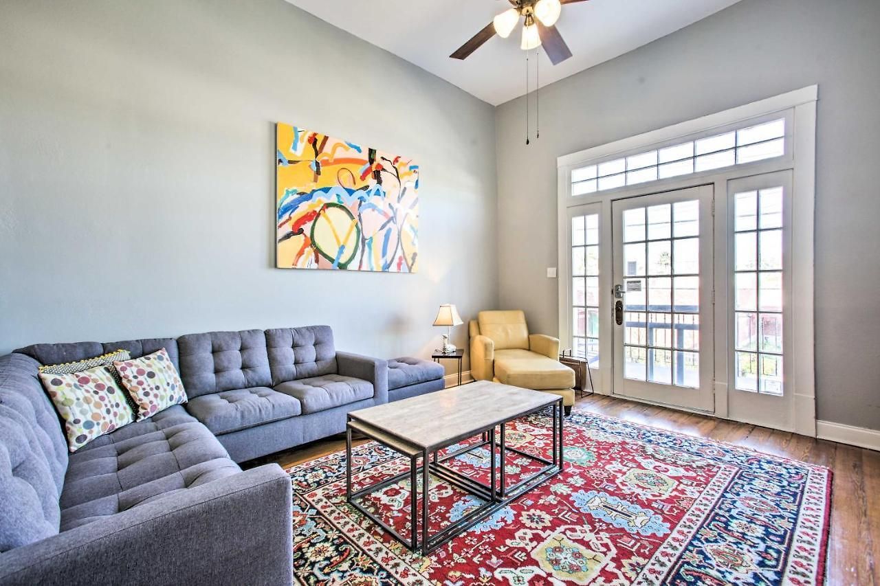 Uptown Nola On Magazine Street W/ Backyard!