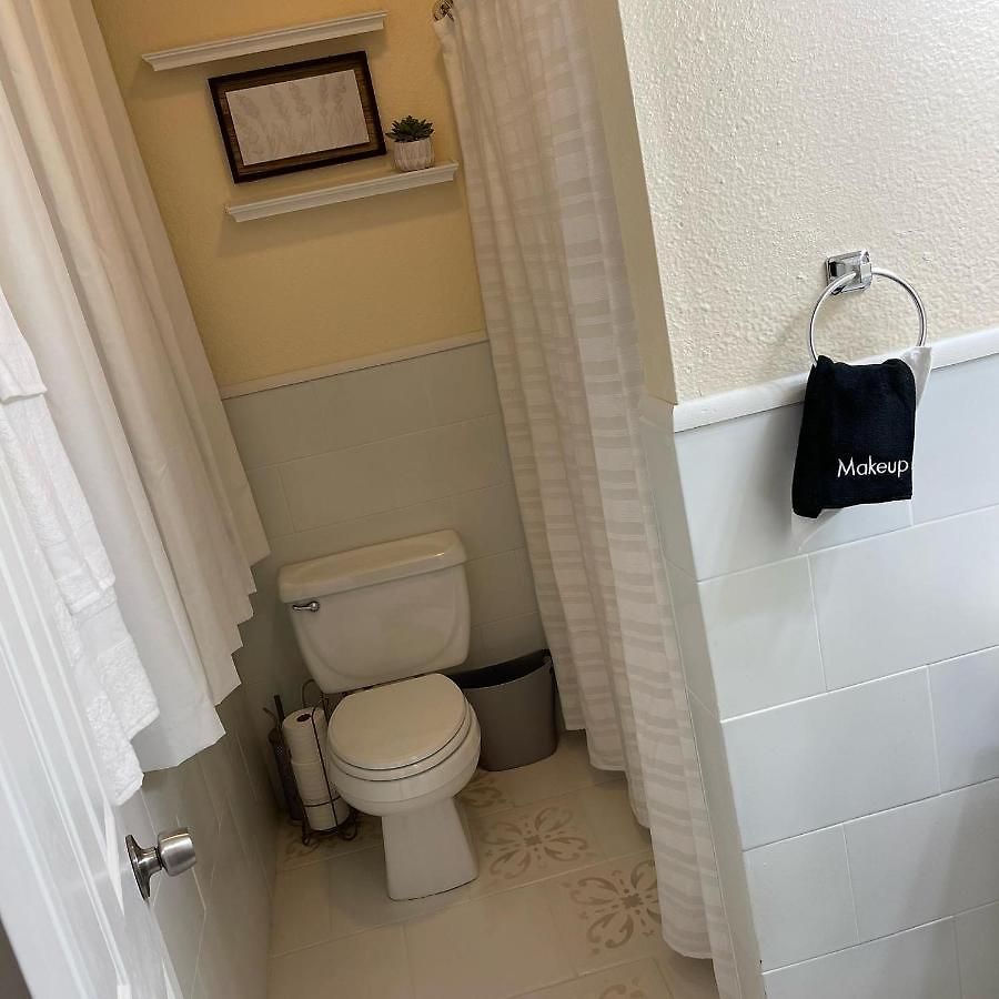 Pr10 Holy Cross Oasis 30 Day Minimum Guest house