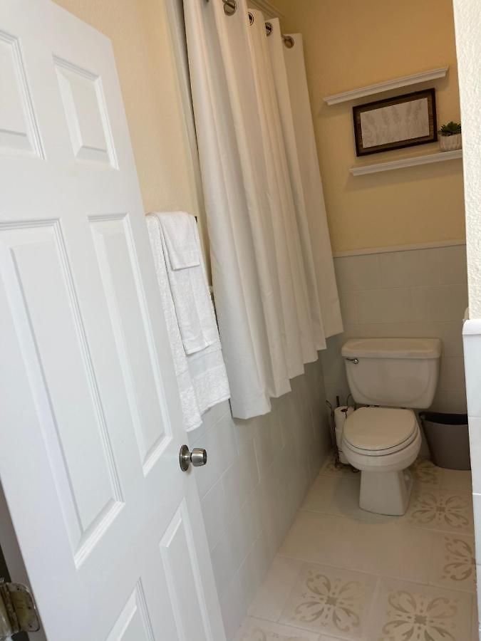 Pr10 Holy Cross Oasis 30 Day Minimum Guest house New Orleans