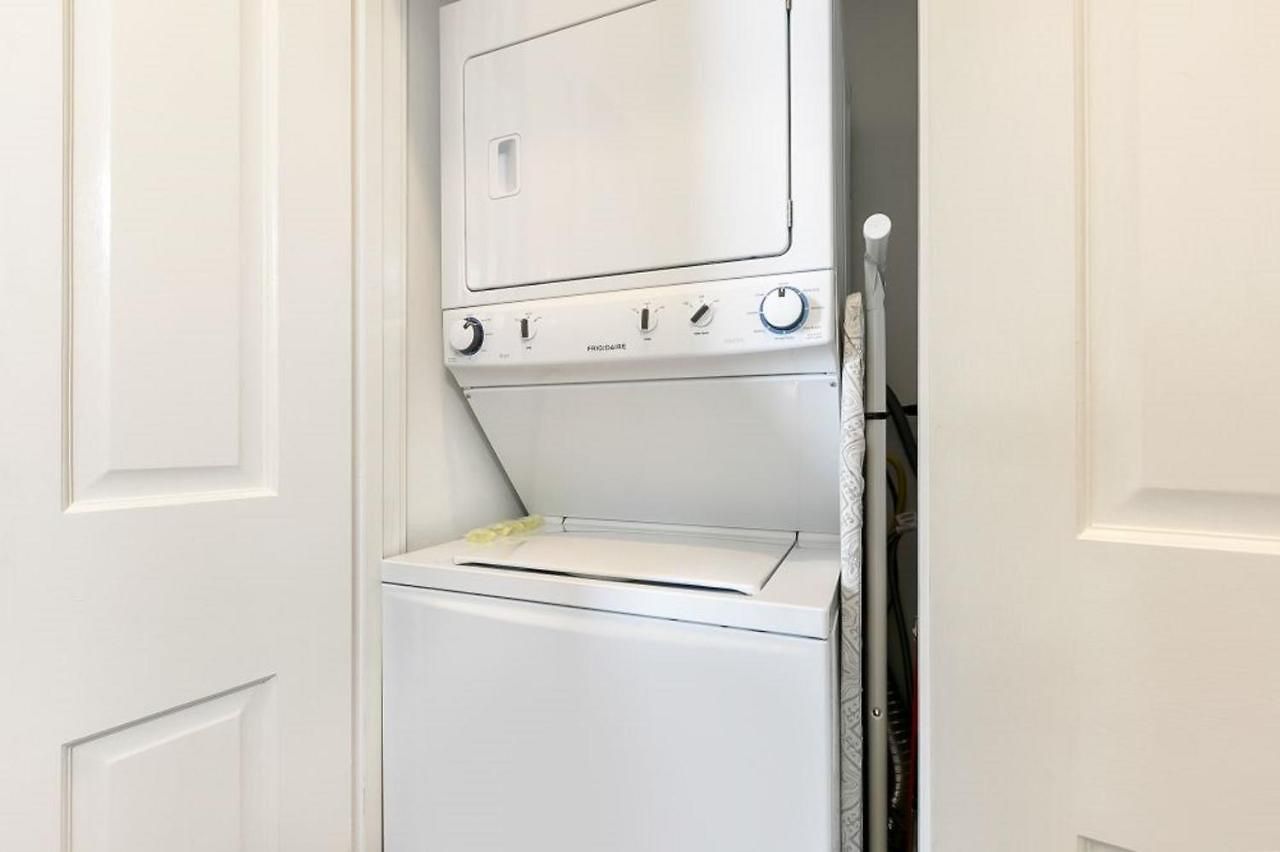 Apartment Private 2br In Uptown By Hosteeva *