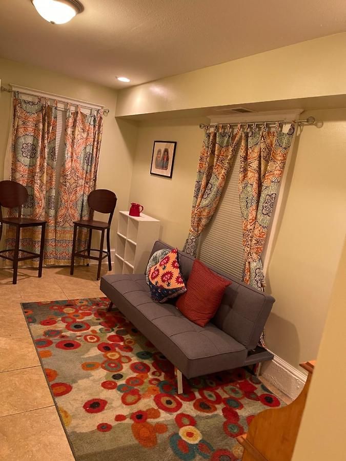 Guest house Pr10 Holy Cross Oasis 30 Day Minimum