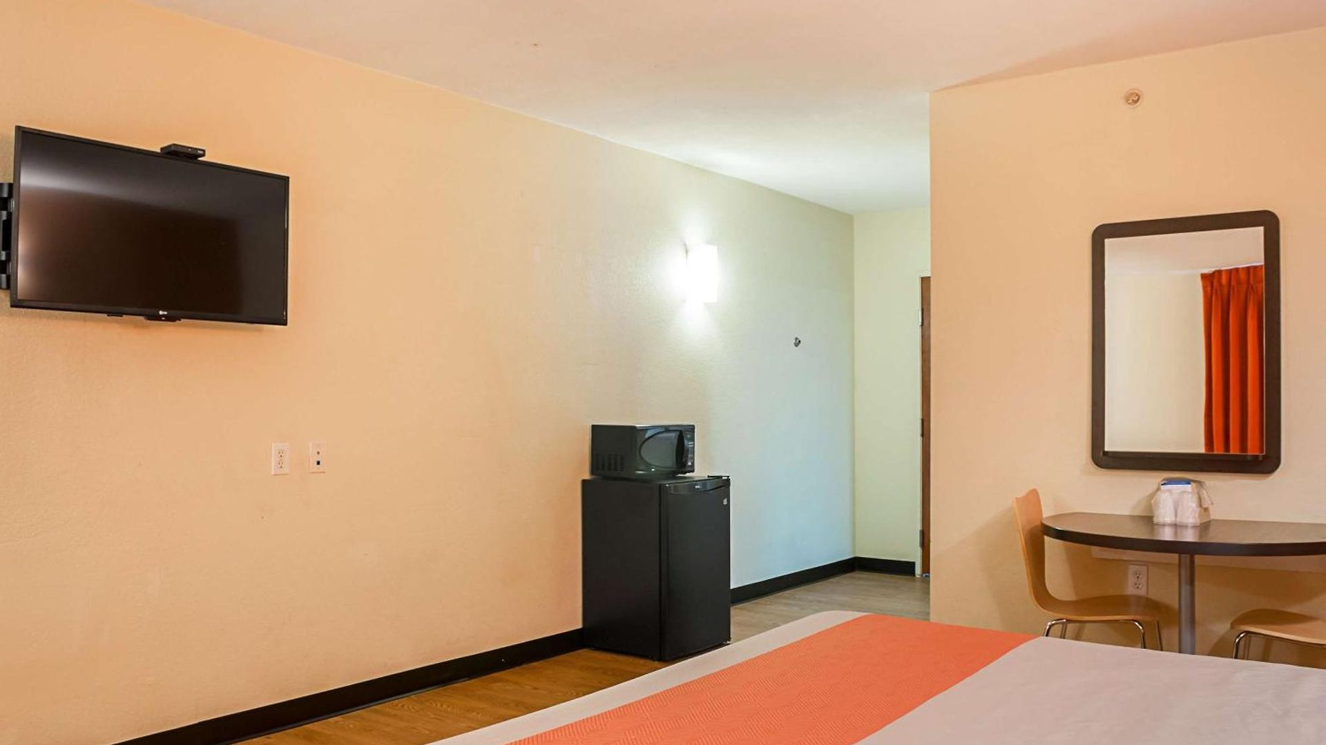 Hotel 6-new Orleans, La - Near Downtown 4*
