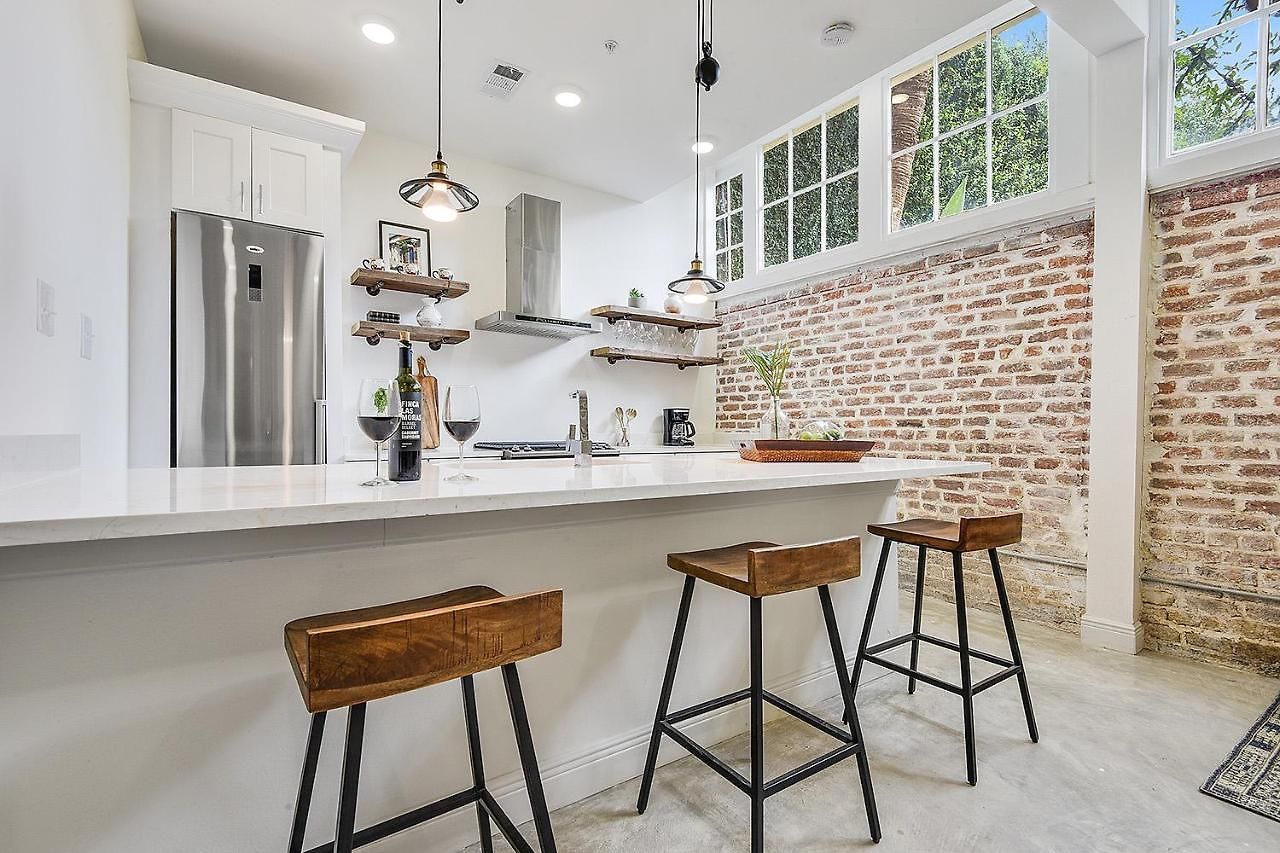 3bd / 6 Guests / Phenomenal Location *