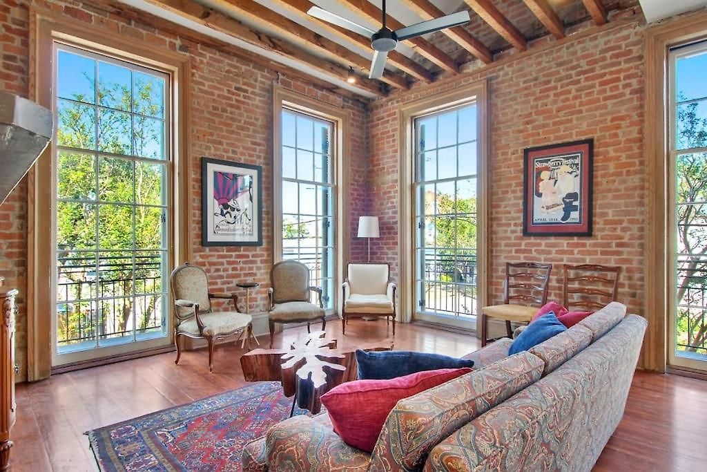 Fab 1838 Garden District 5br With Parking And Balcony New Orleans