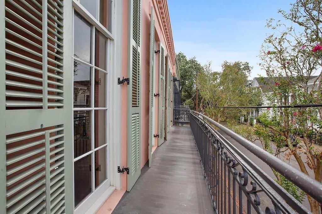 Fab 1838 Garden District 5br With Parking And Balcony Apartment *