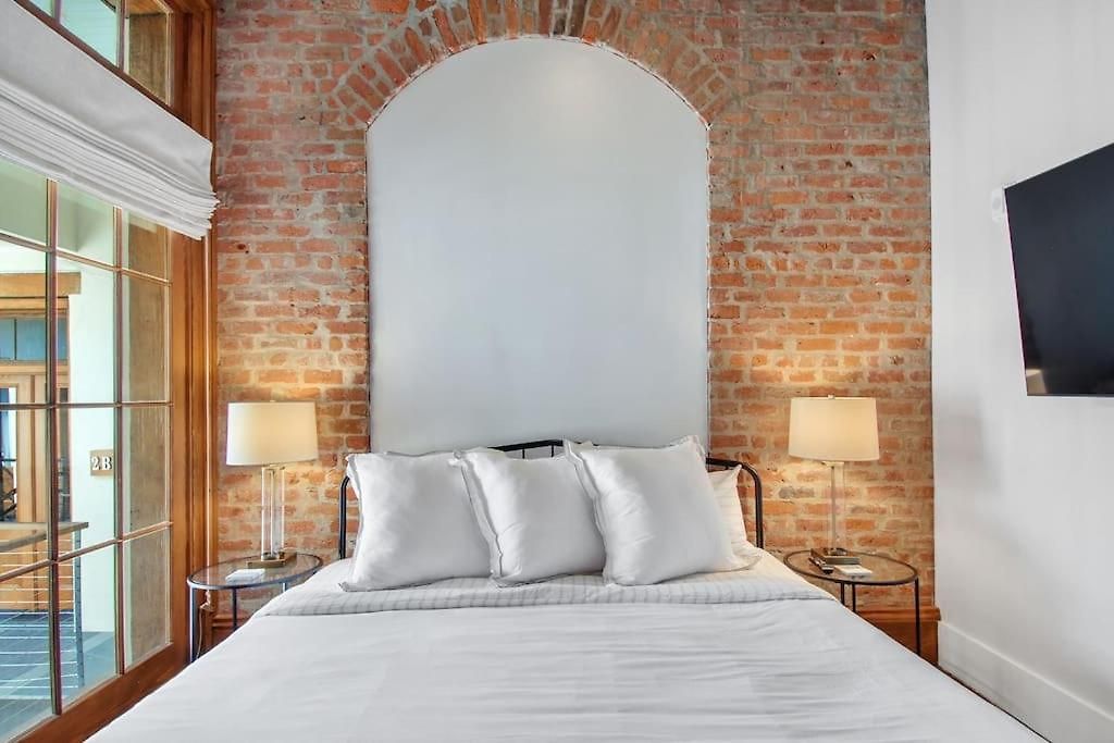 Fab 1838 Garden District 5br With Parking And Balcony Apartment New Orleans