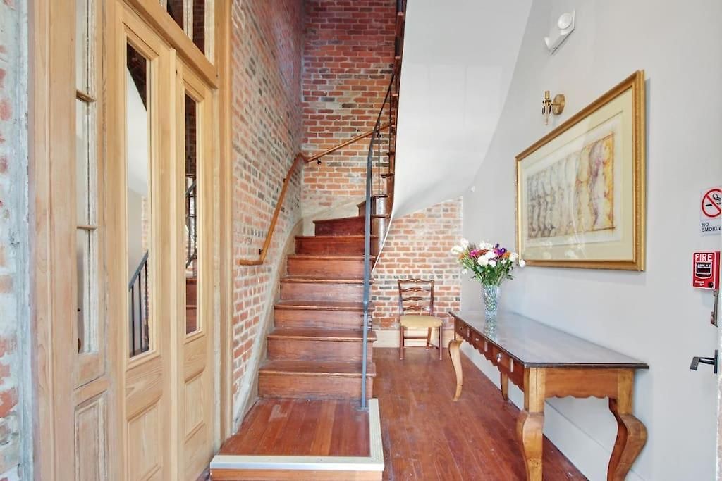 Apartment Fab 1838 Garden District 5br With Parking And Balcony New Orleans