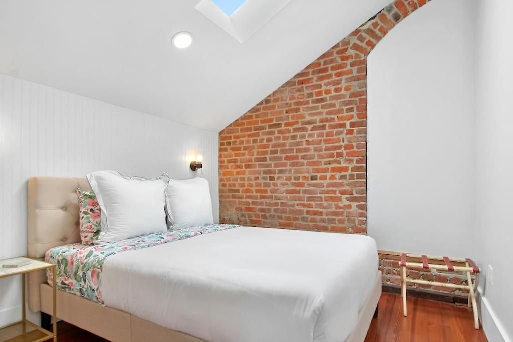 Fab 1838 Garden District 5br With Parking And Balcony