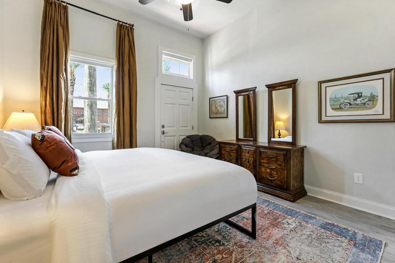 Apartment Renovated Historic 4br House Near Magazine St & Uptown