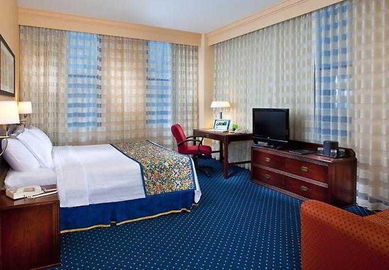 Courtyard By Marriott Downtown Near The French Quarter Hotel