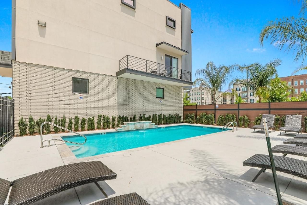 Holiday home Modern 4br With Amenities New Orleans