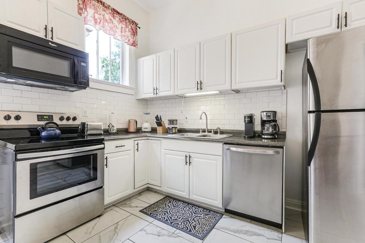 Holiday home Uptown Spacious 4bd/3ba With Historic Charm