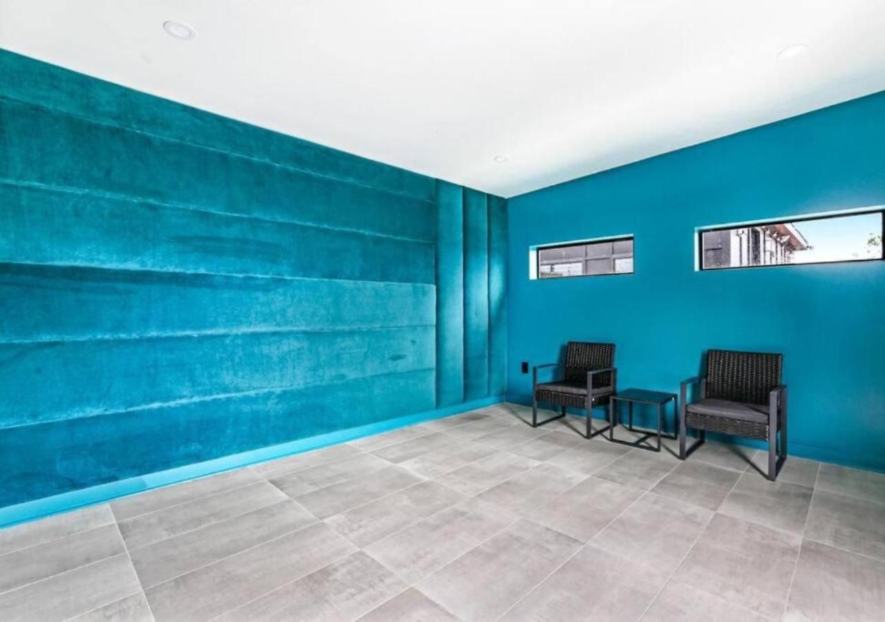 Luxury 5 Bedroom With Private Rooftop *