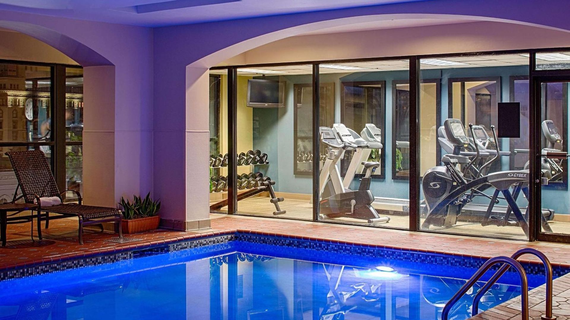 Hotel Wyndham French Quarter 4*