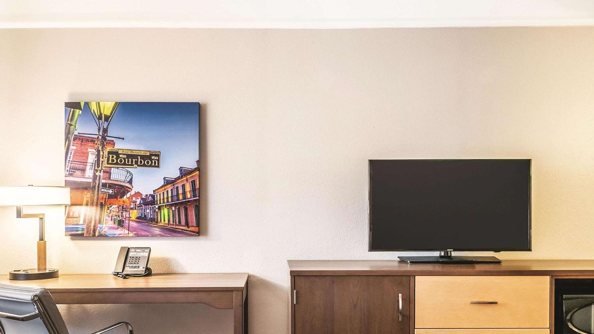 Hotel La Quinta & By Wyndham Downtown