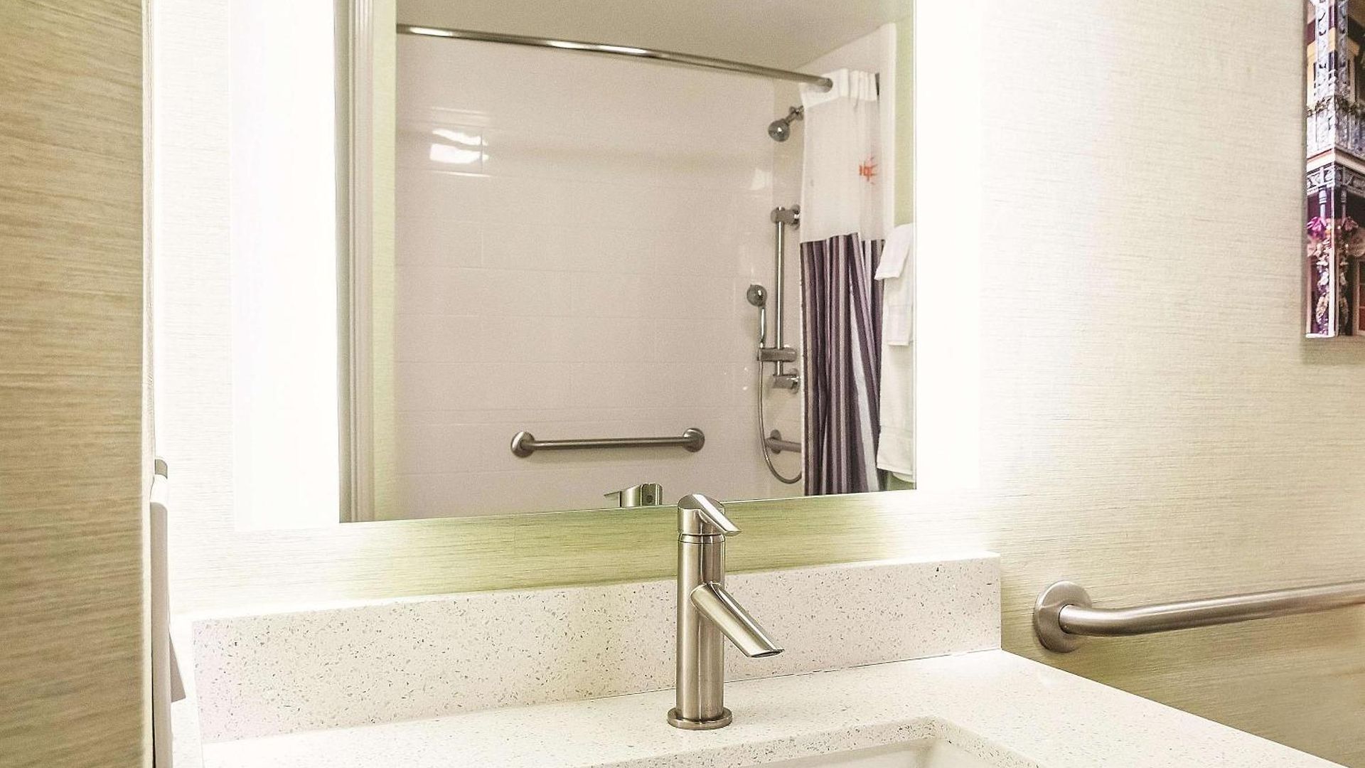 Hotel La Quinta & By Wyndham Downtown 3*