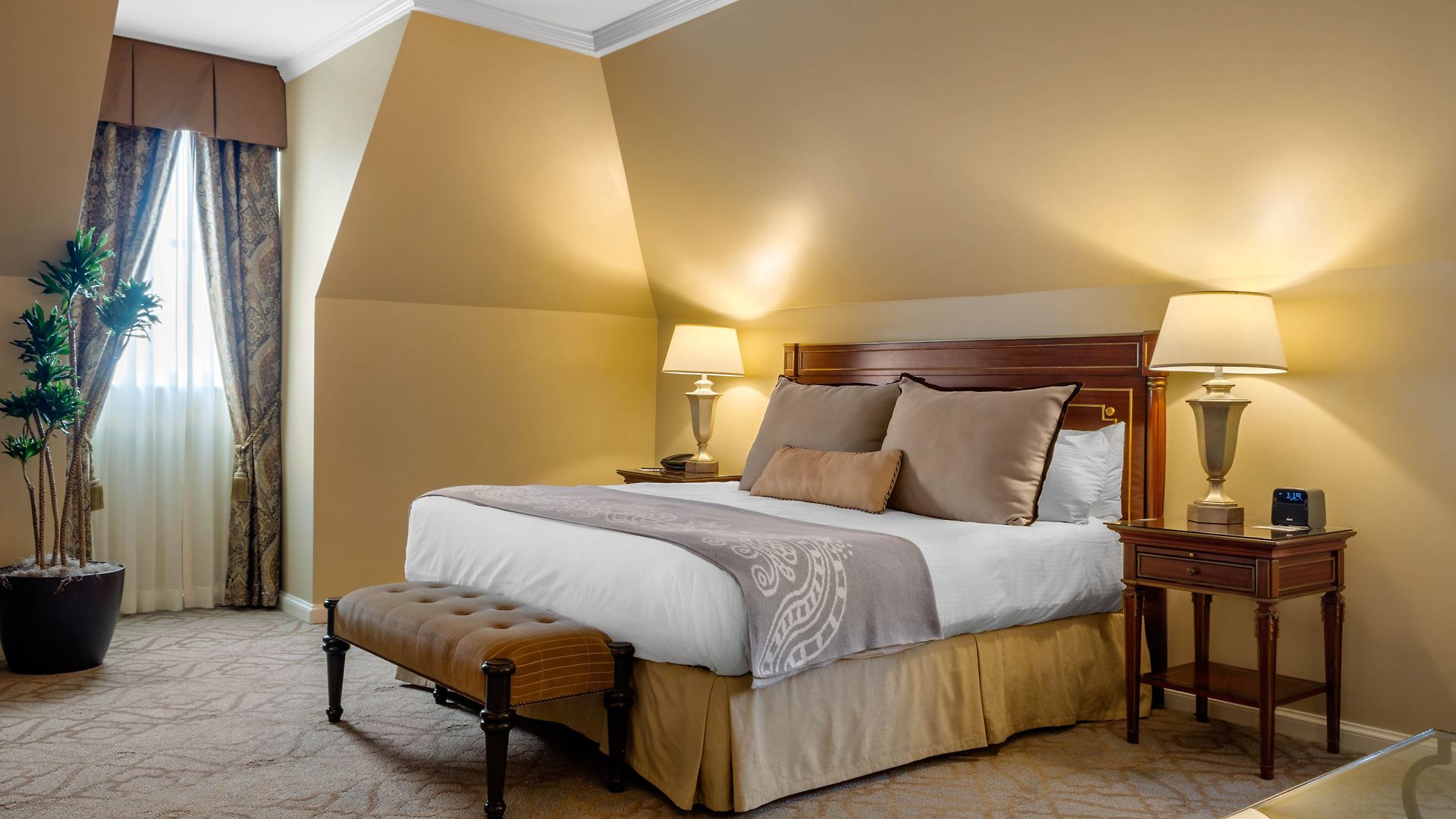 Hotel Omni Royal Orleans 4*