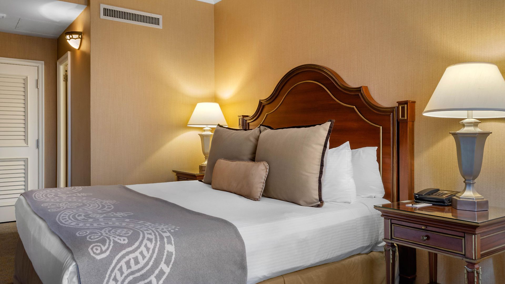 Hotel Omni Royal Orleans 4*