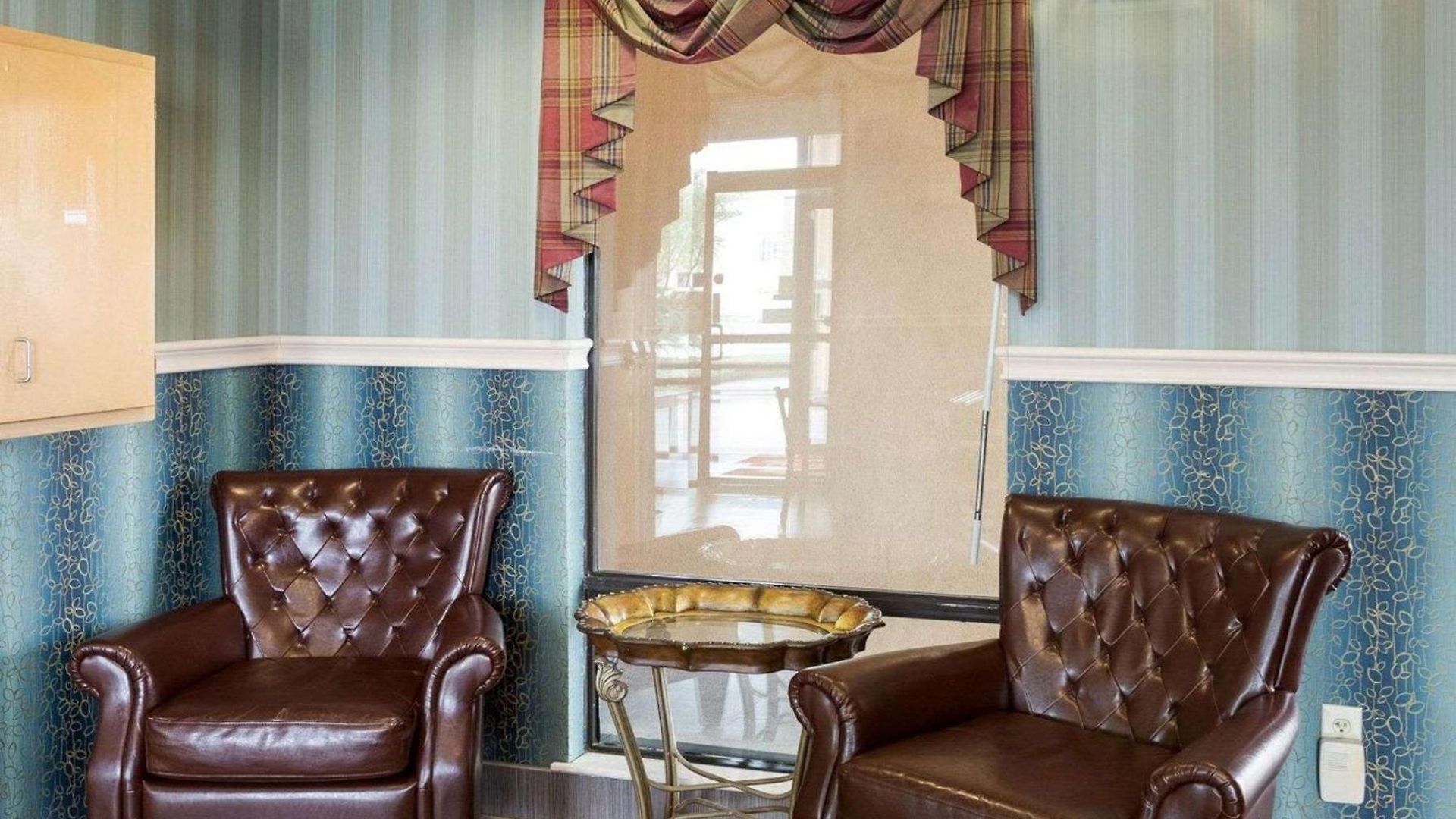 Rodeway & Gentilly Hotel 3*