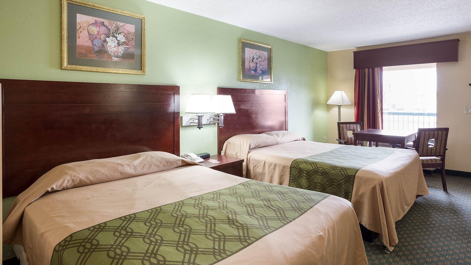 Rodeway & Gentilly 3*