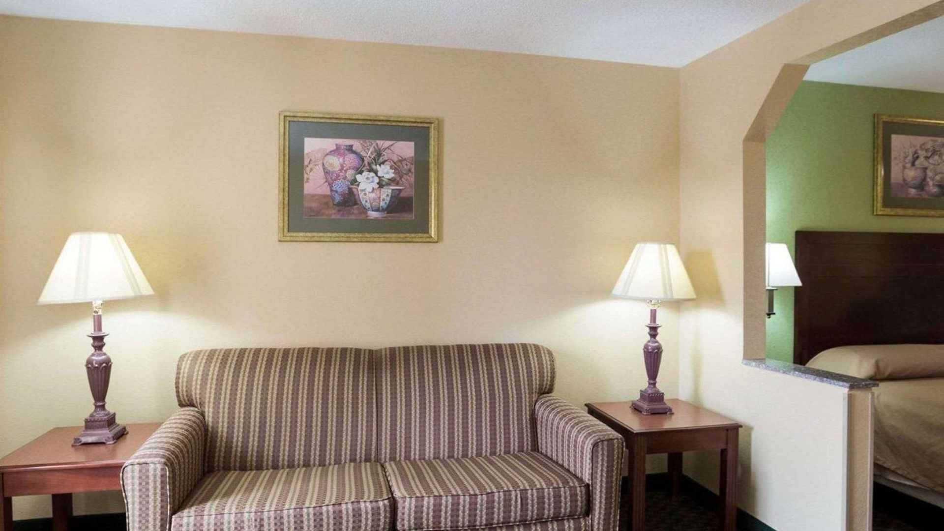 Rodeway & Gentilly Hotel 3*