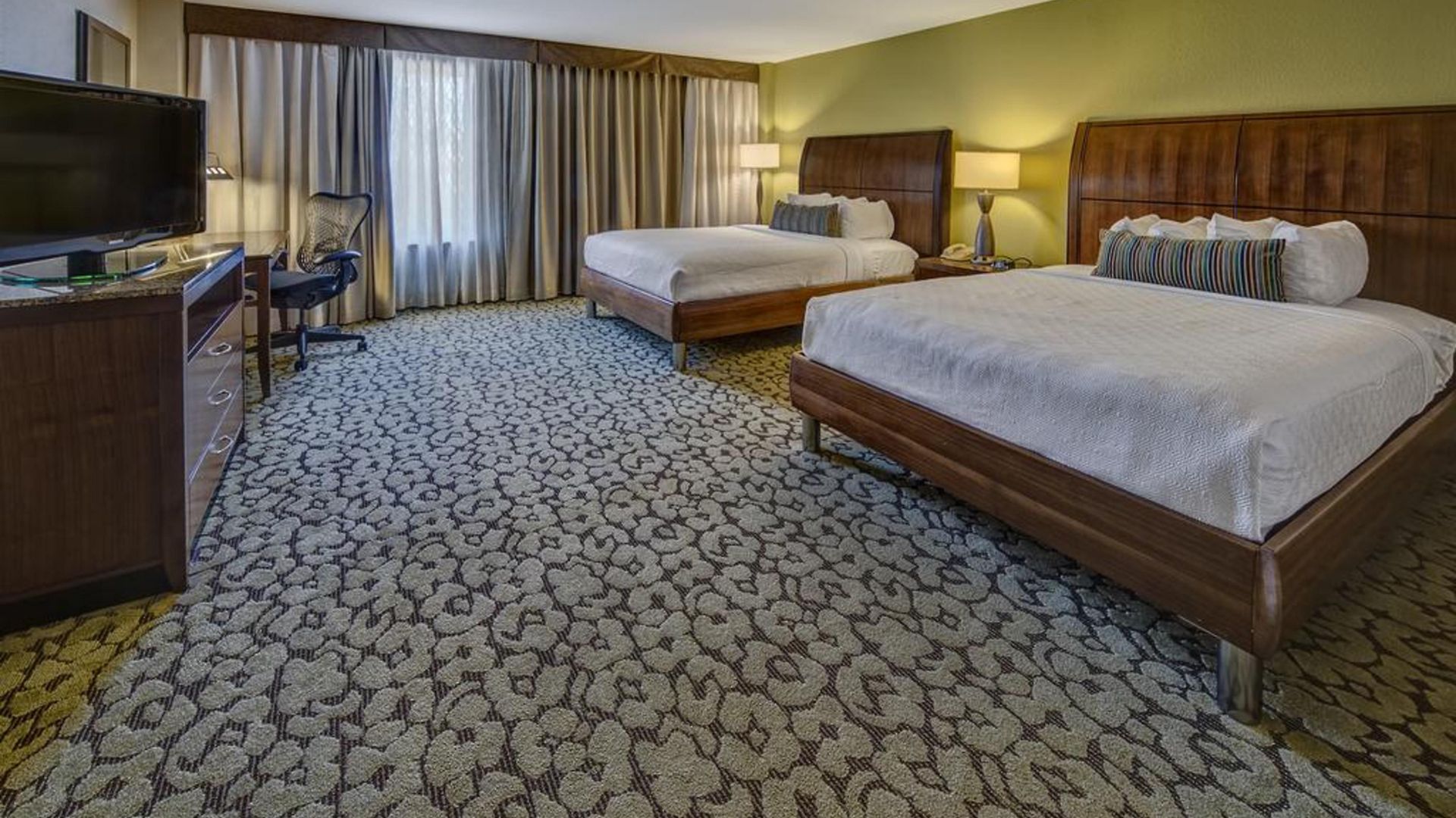 Hilton Garden Convention Center 3*