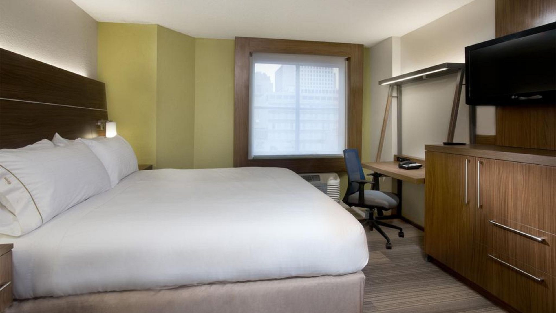 Hotel Express Downtown By Ihg 3*