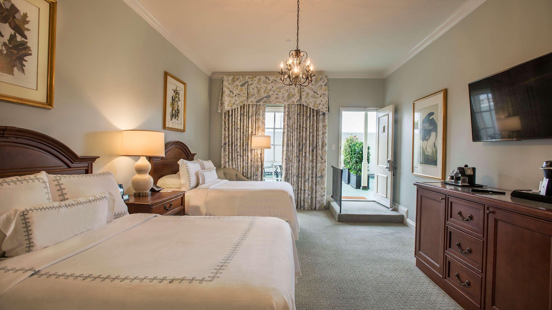 Bienville House Hotel