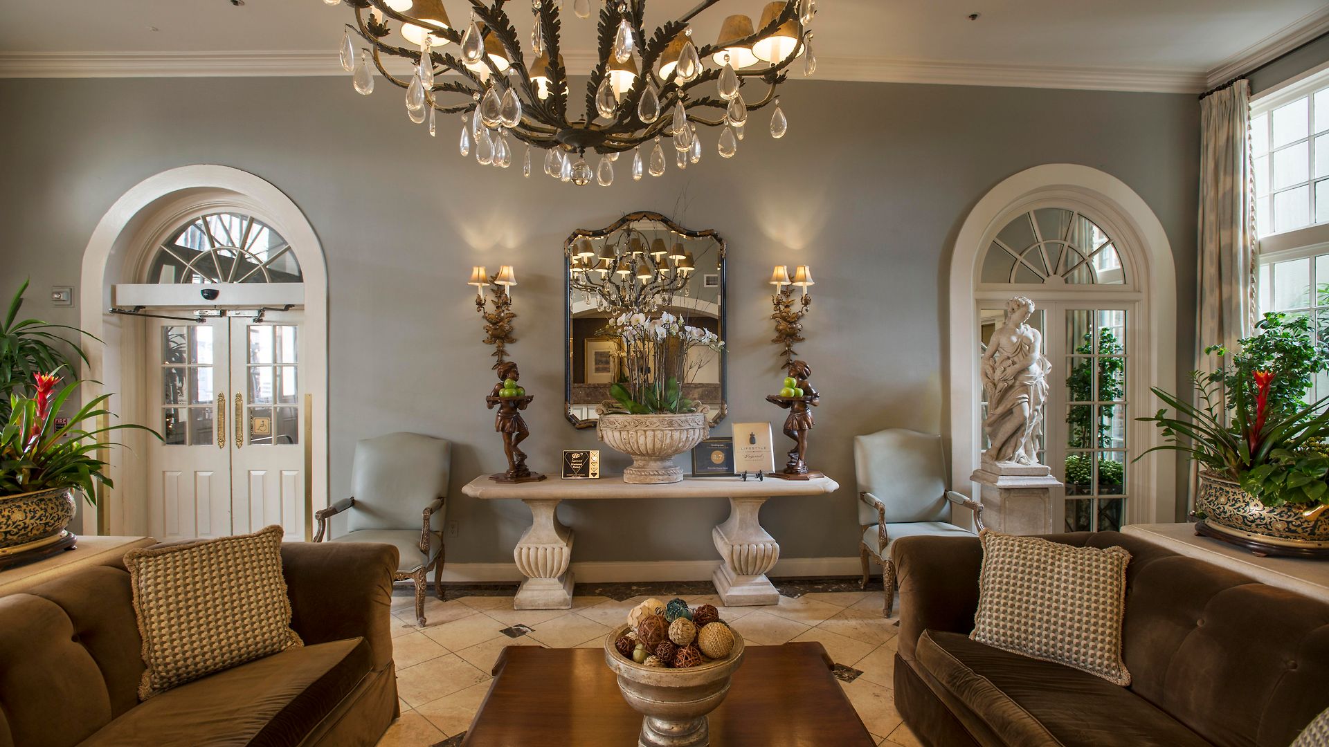Bienville House Hotel