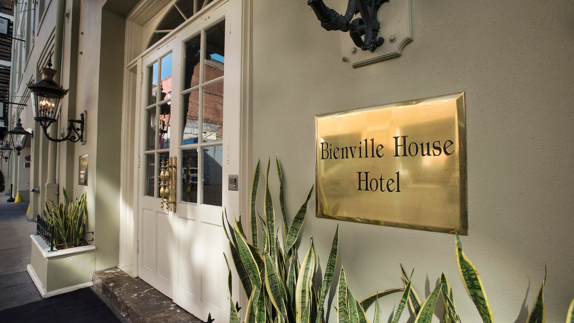 Hotel Bienville House