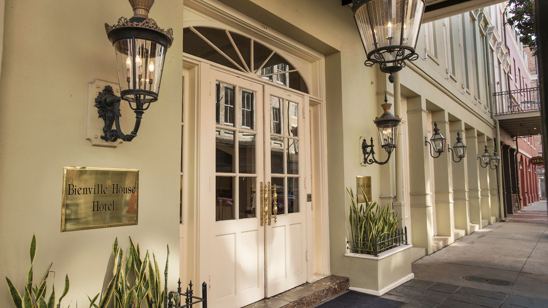 Bienville House Hotel 3*