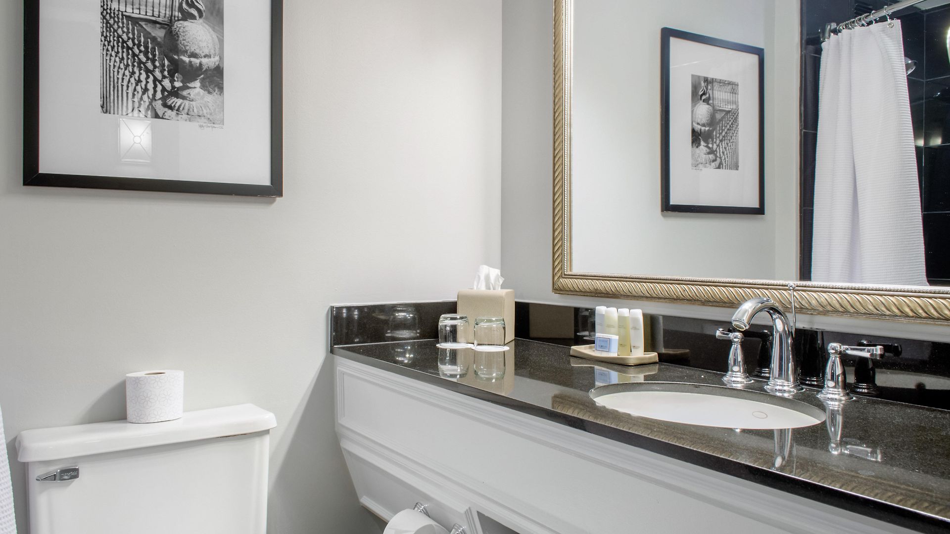 The Riverfront 4*