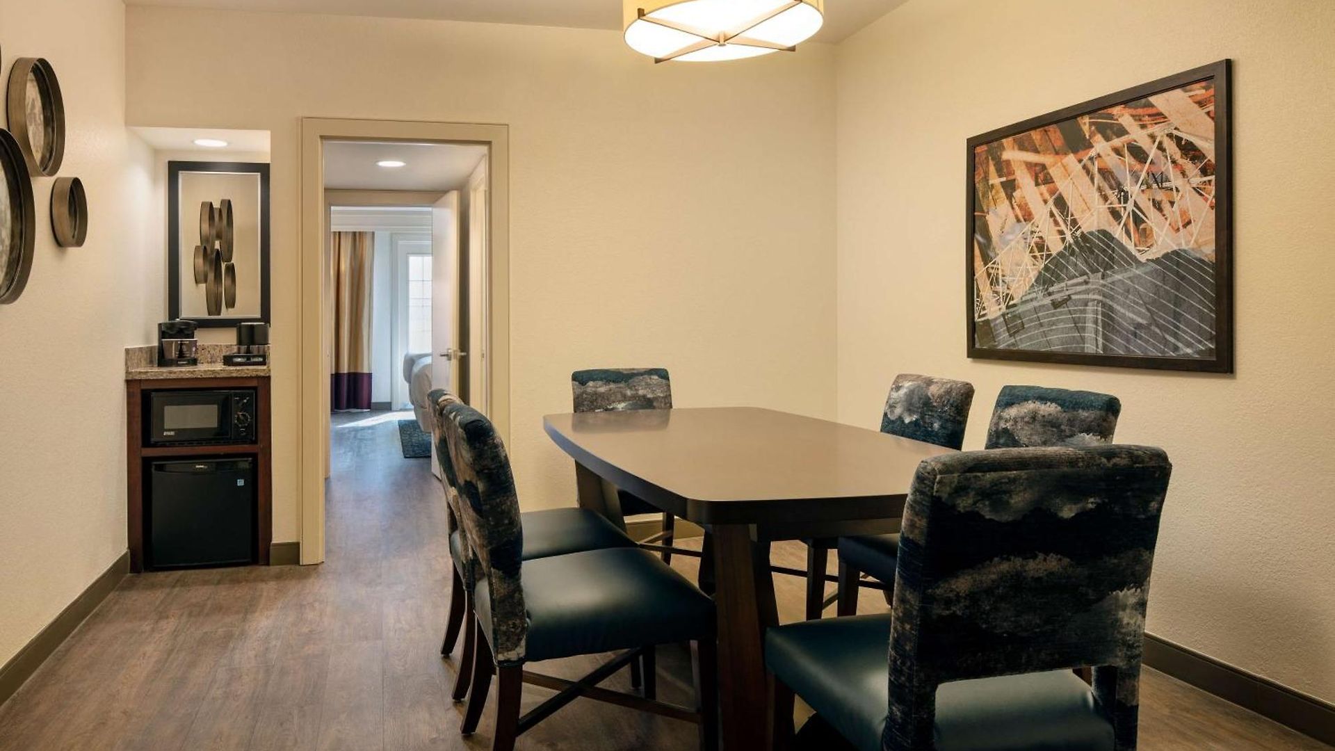 Embassy By Hilton Convention Center 3*