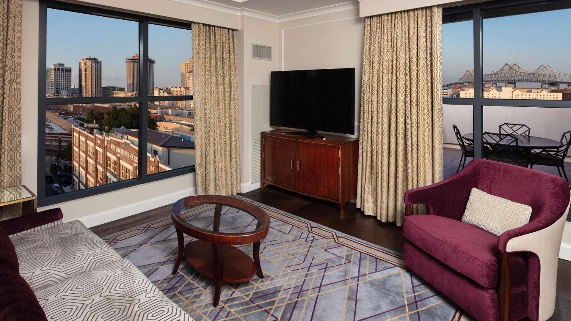 Hotel The Higgins New Orleans, Curio Collection By Hilton 4*