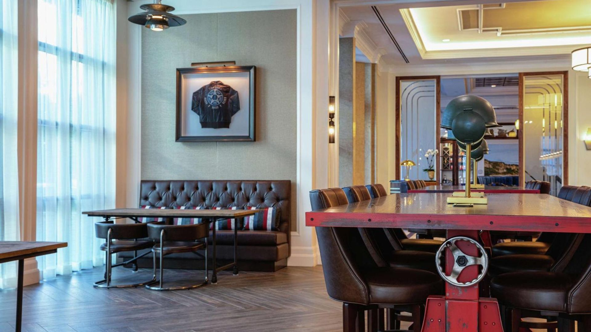 Hotel The Higgins New Orleans, Curio Collection By Hilton