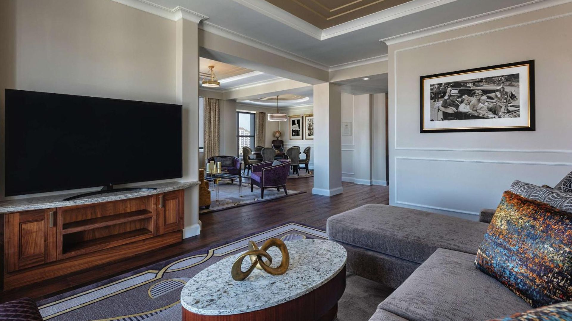The Higgins New Orleans, Curio Collection By Hilton New Orleans