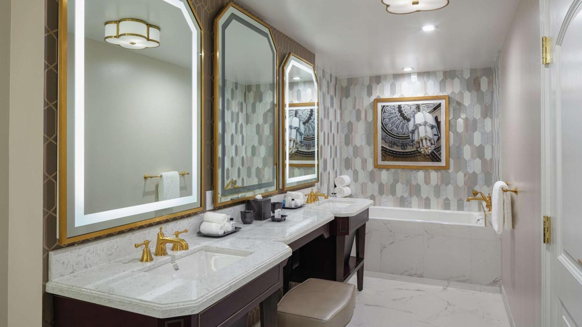 The Higgins New Orleans, Curio Collection By Hilton 4*