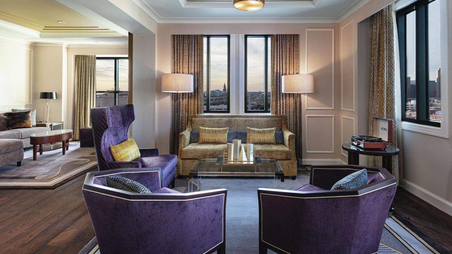 The Higgins New Orleans, Curio Collection By Hilton