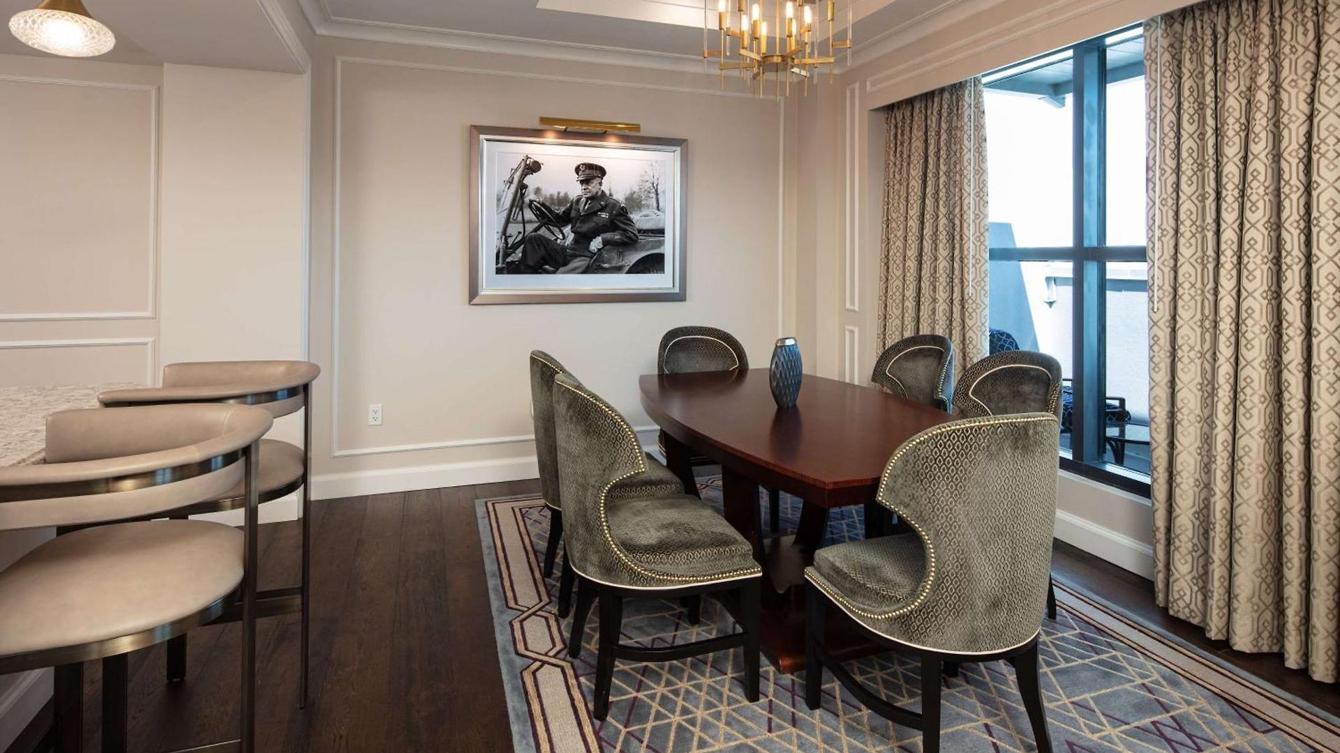 The Higgins New Orleans, Curio Collection By Hilton
