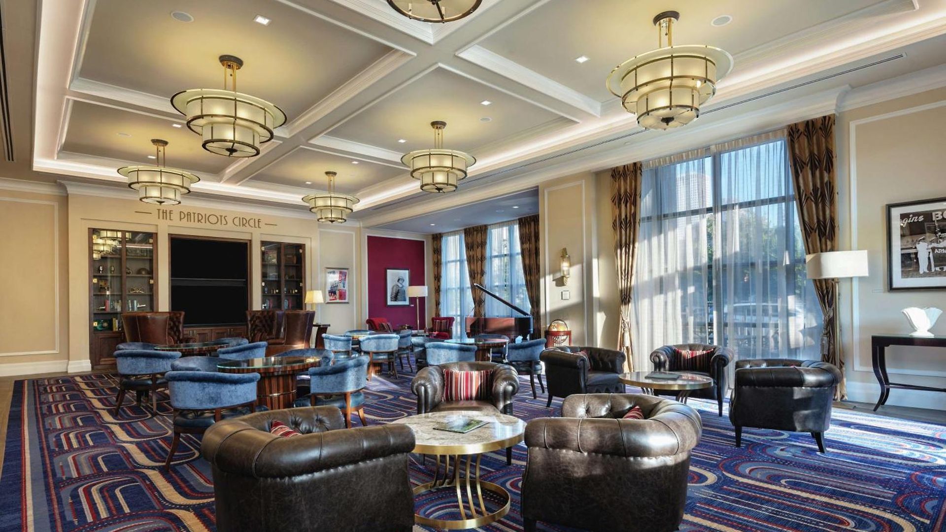 Hotel The Higgins New Orleans, Curio Collection By Hilton