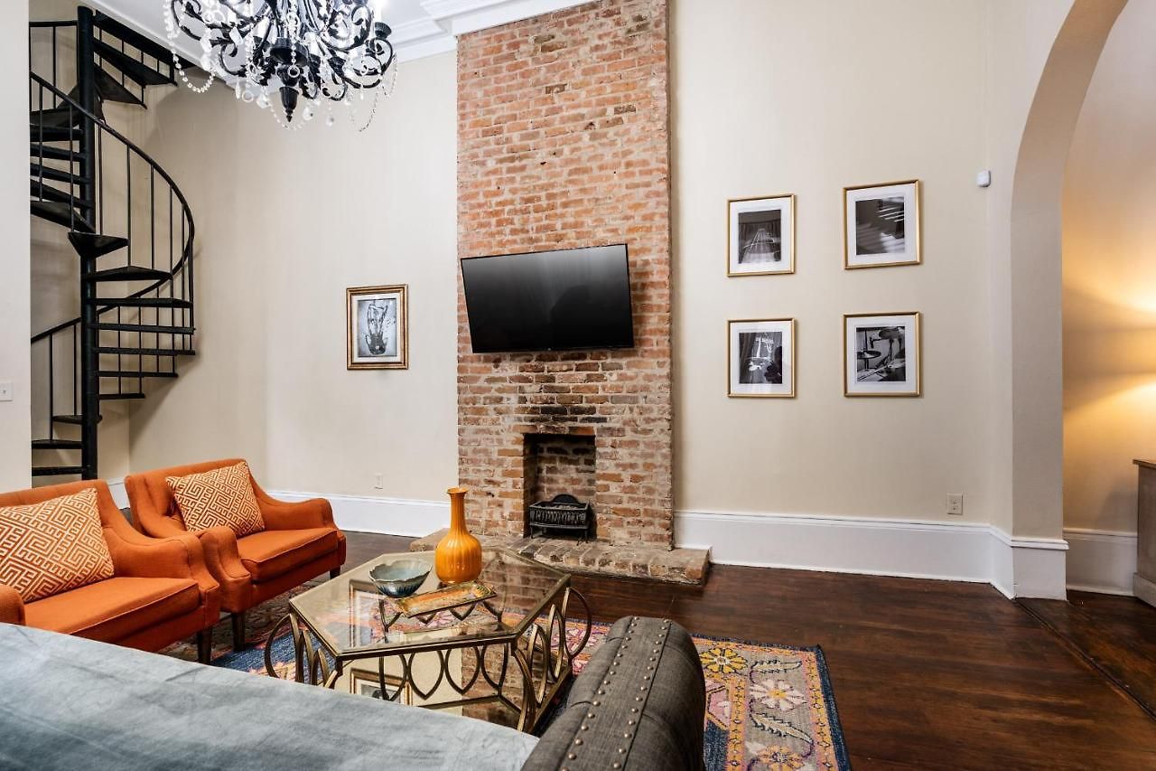 Bourbon Street Hotel