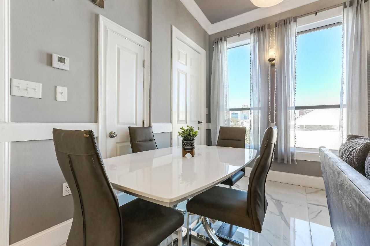 Apartment Stunning Near French Quarter