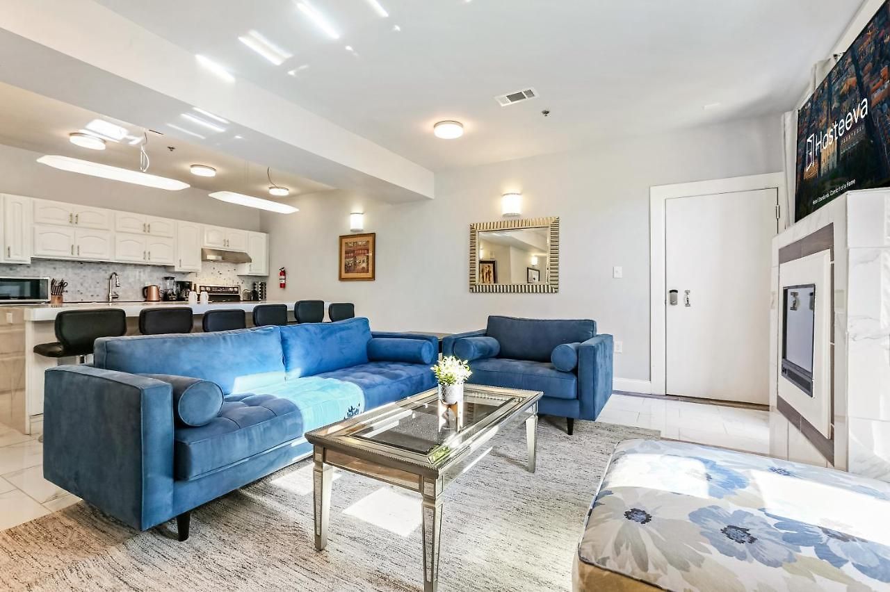 Stunning Near French Quarter Apartment