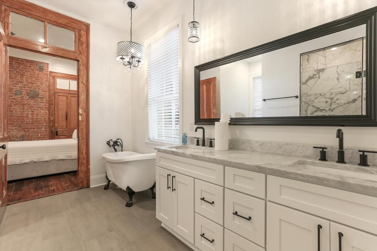 Canal Street Mansion Sleeps 15 Holiday home New Orleans