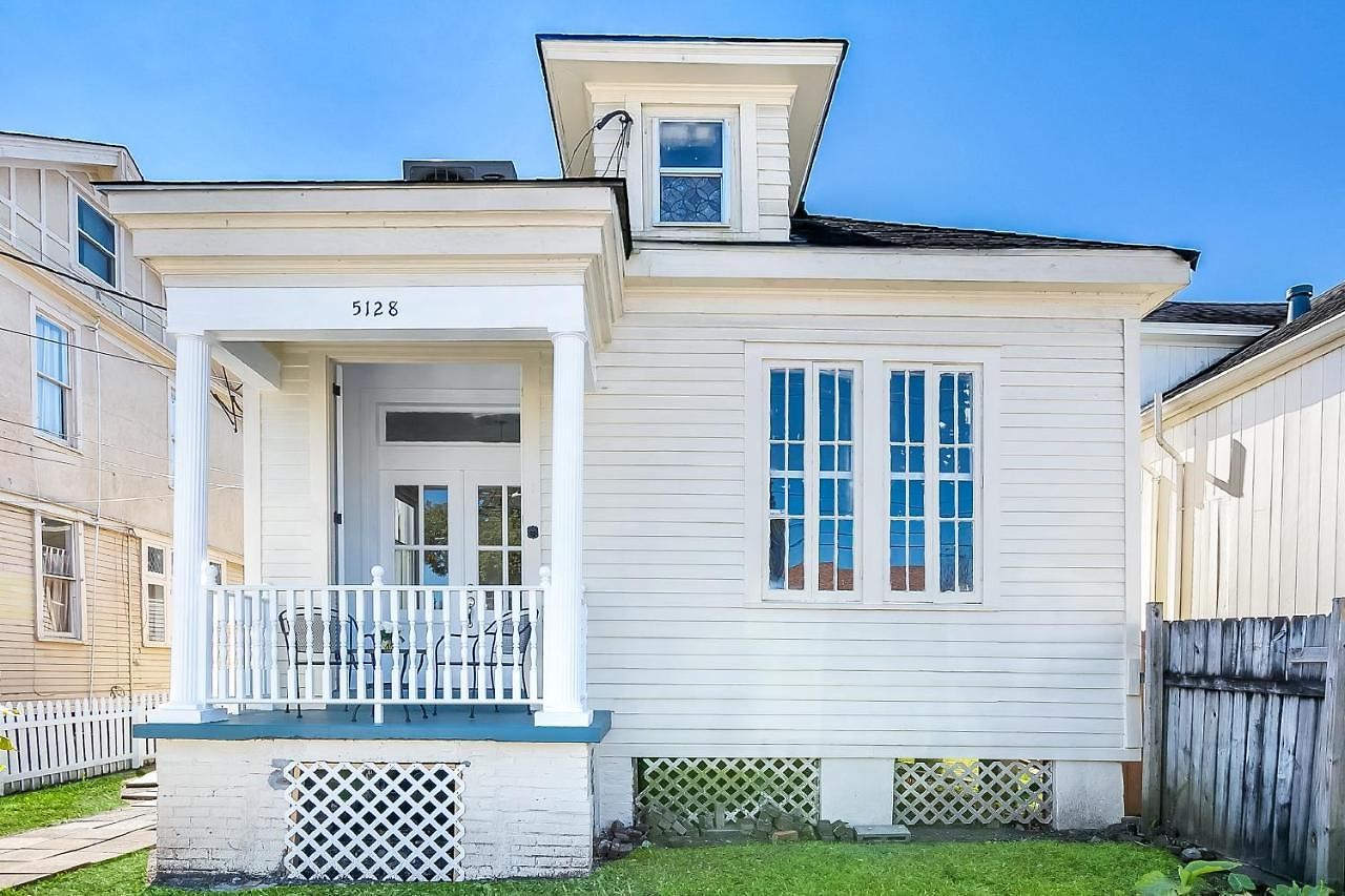 Uptown Spacious 4bd/3ba With Historic Charm *